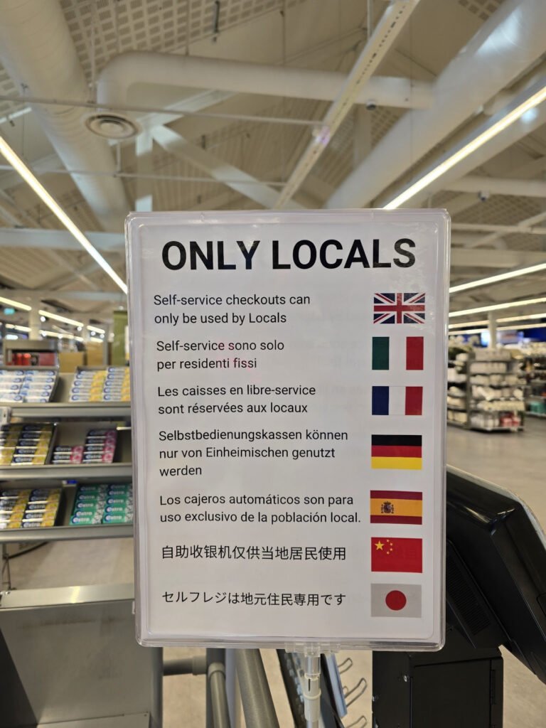Announcement in a shop window