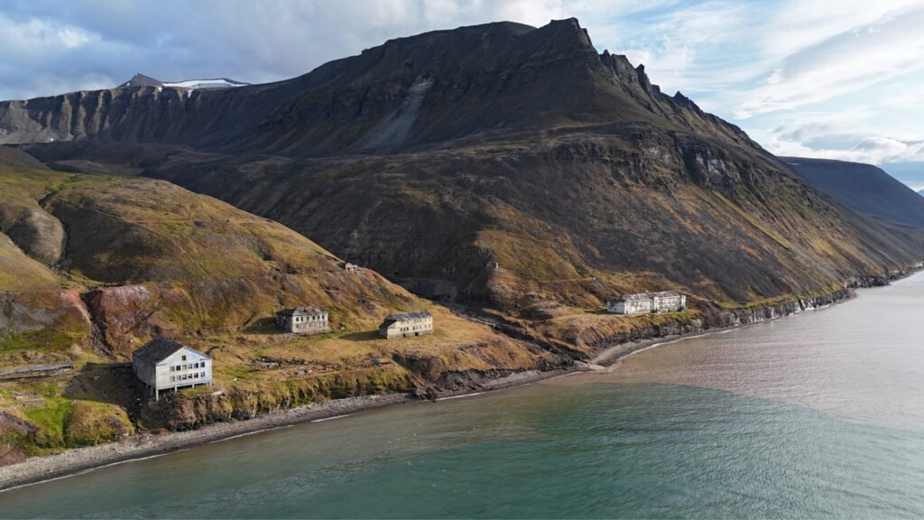 Abandoned town of Grumant